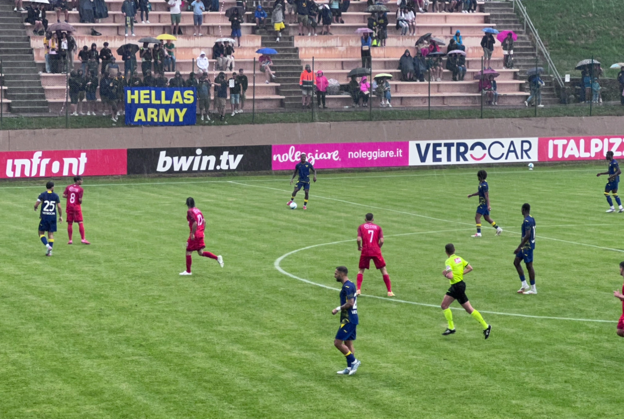 Hellas Verona 2025/26, la prima formazione dei gialloblù