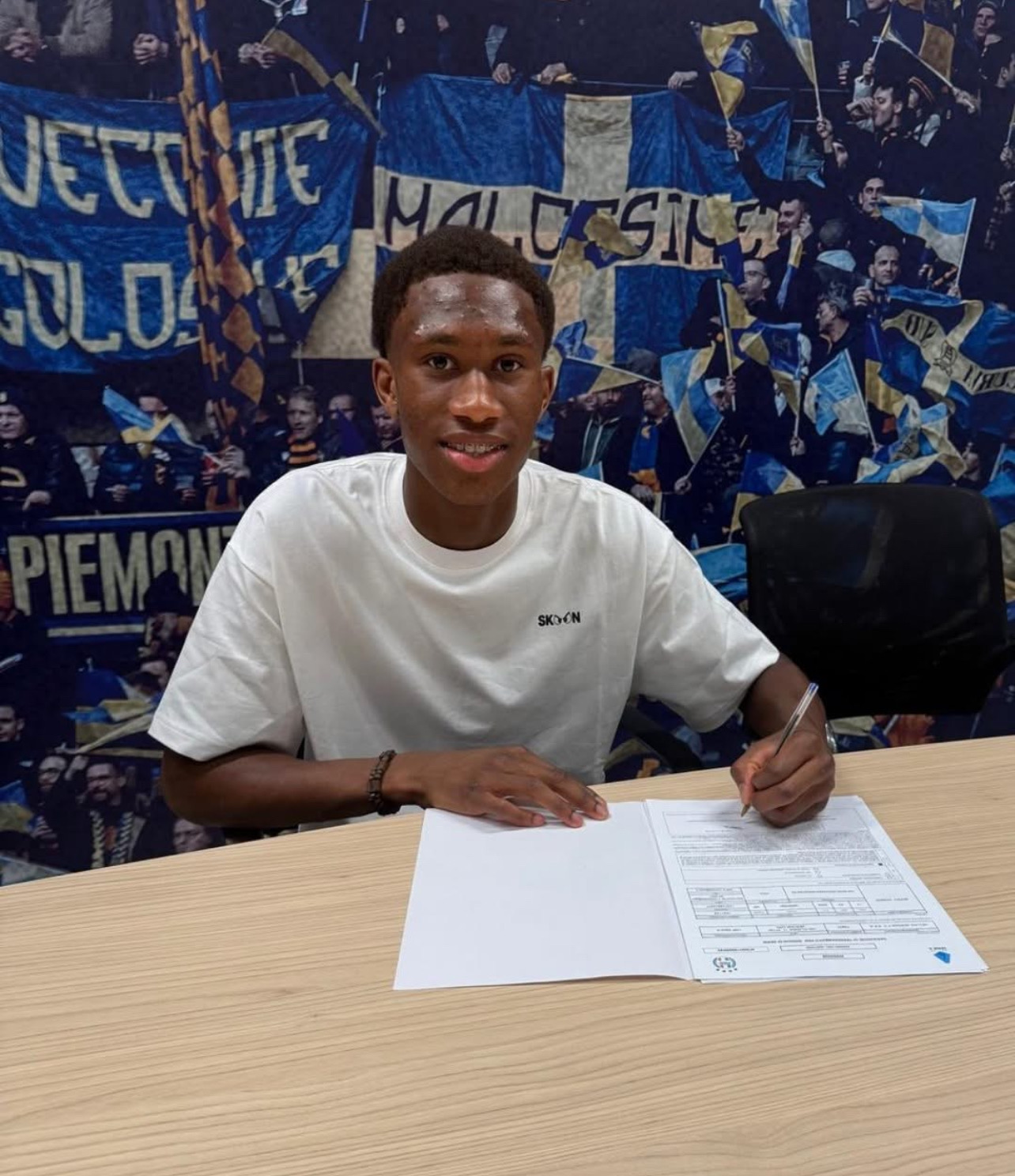 Hellas Verona, primo contratto da professionista per Oumar Barry