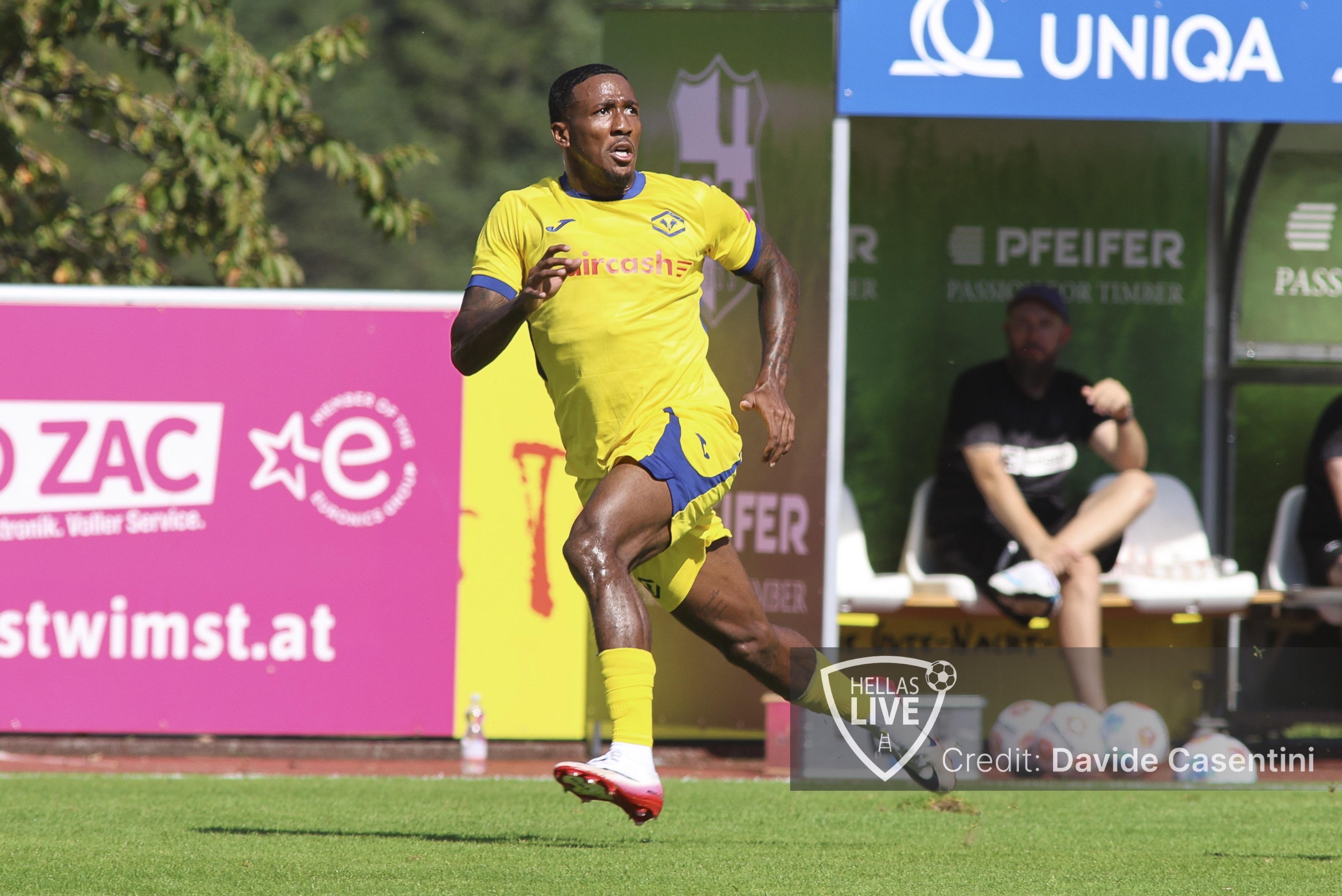 Hellas Verona, il Wolverhampton supera il Nottingham Forest per Tchatchoua