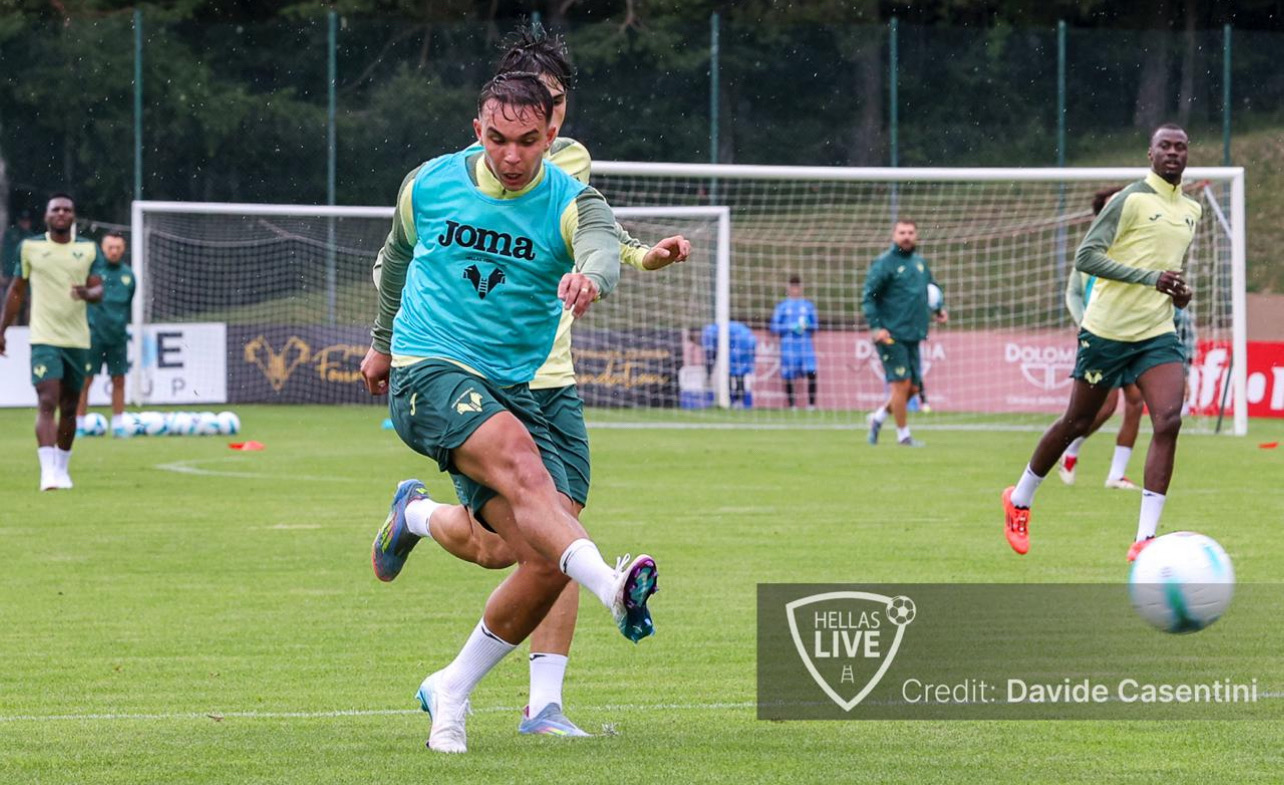 Hellas Verona, allenamento per i gialloblù. Ore 14:30 conferenza Zanetti