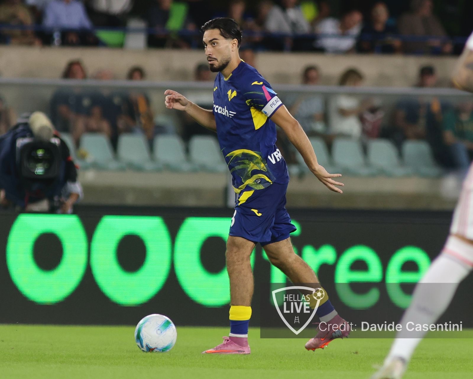 Pagelle gialloblù. Hellas Verona-Cremonese 0-0