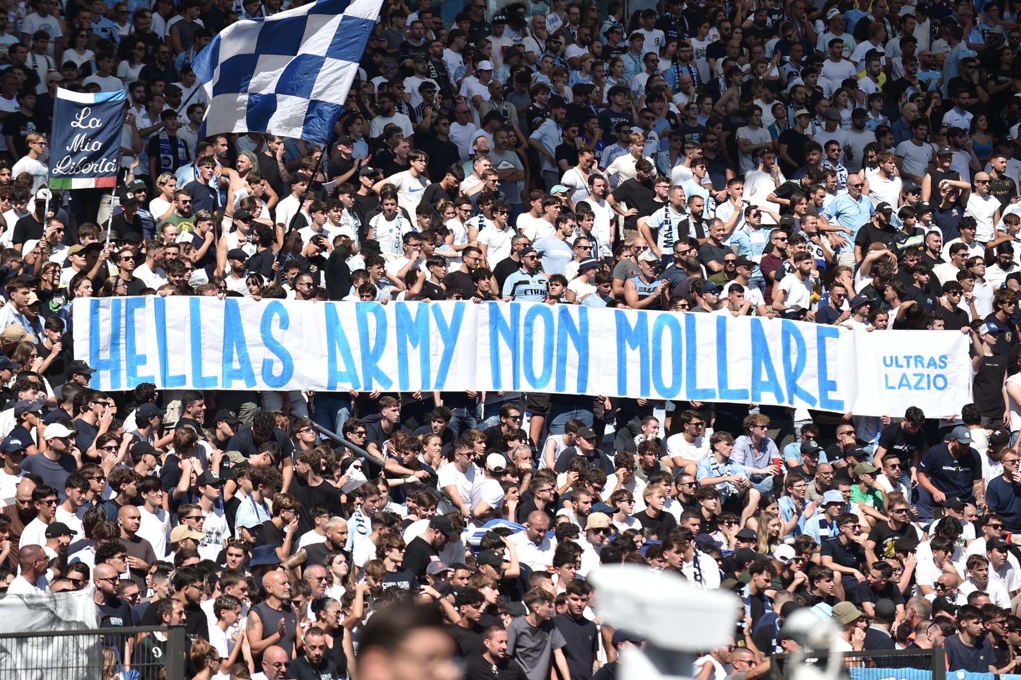 Hellas Army non mollare. Ultras Lazio