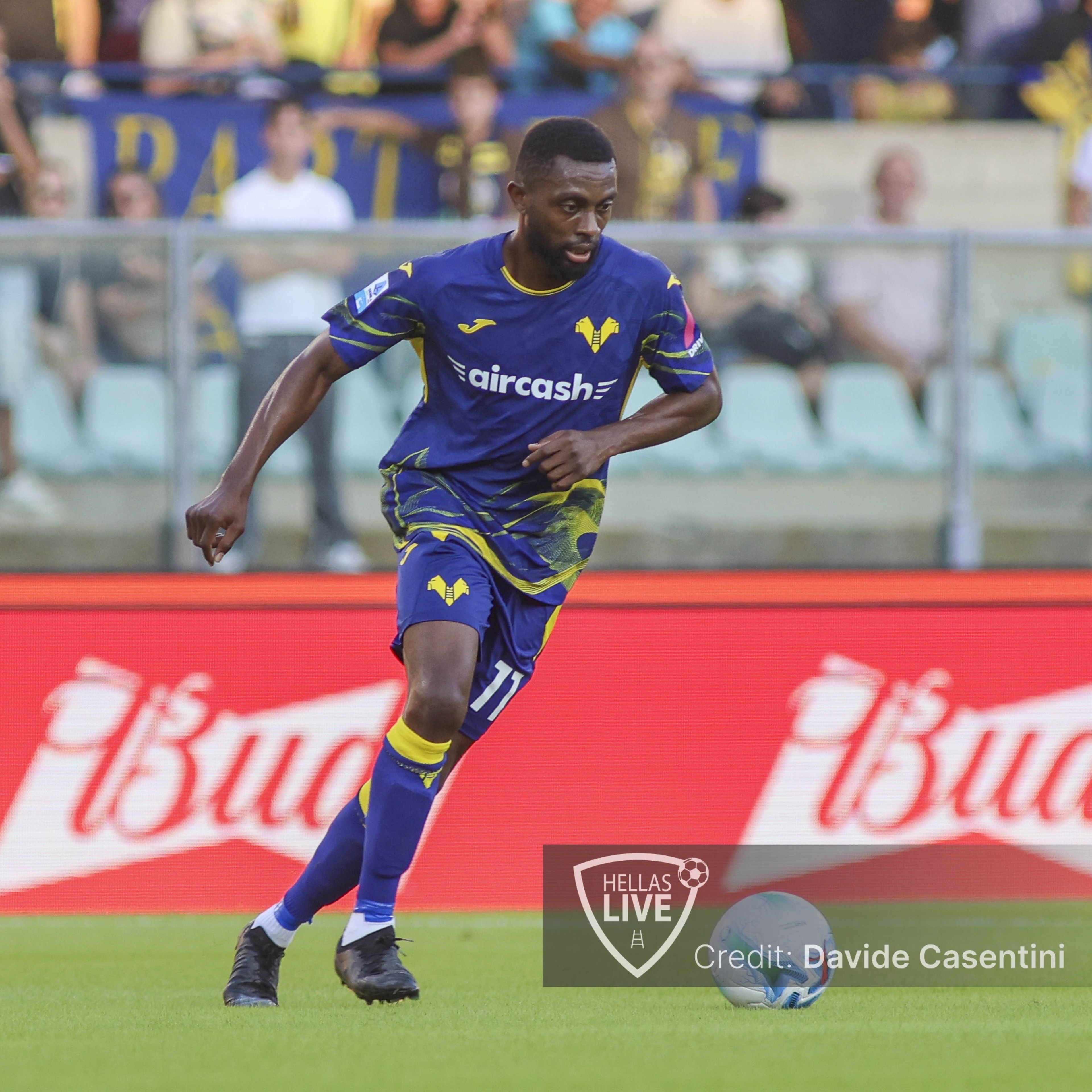 Akpa-Akpro: “Punto importantissimo. Grazie ai tifosi per il sostegno. Forza gialloblù”