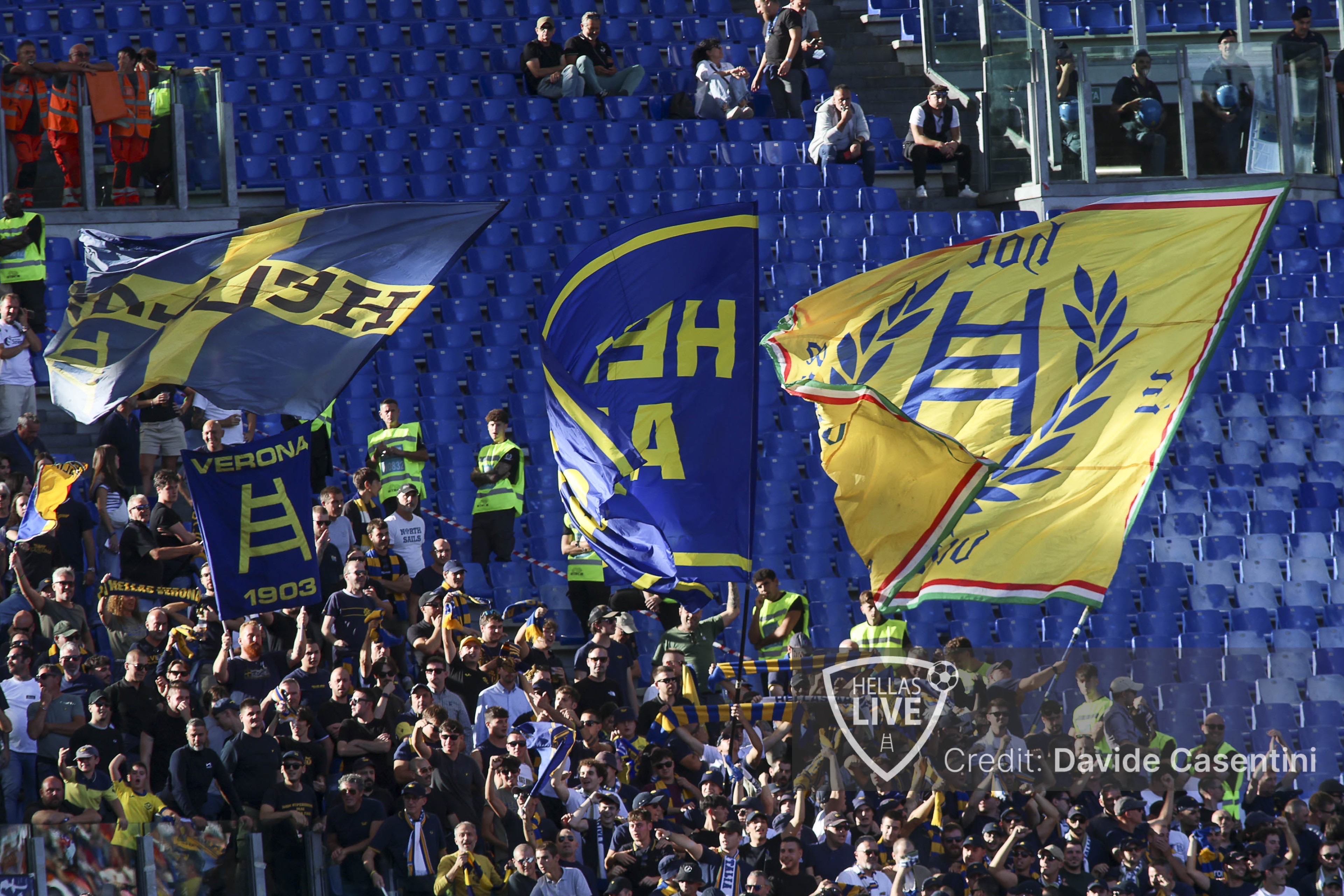 Giudice Sportivo, Hellas Verona: 5.000 euro di multa al club gialloblù per cori insultanti nei confronti della tifoseria avversaria e lancio di bicchieri di plastica