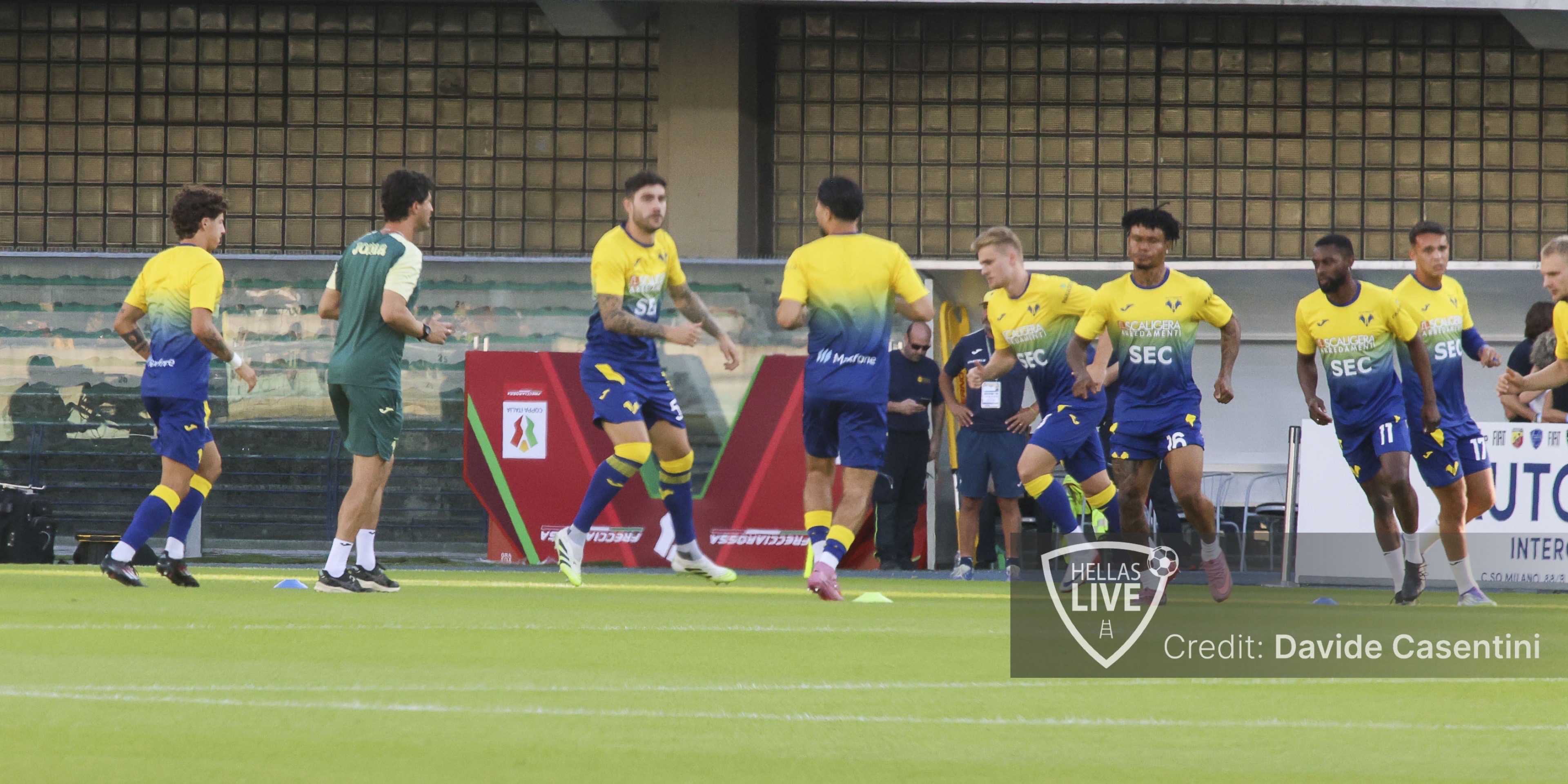 Hellas Verona, rifinitura per i gialloblù. Ore 15 conferenza Zanetti