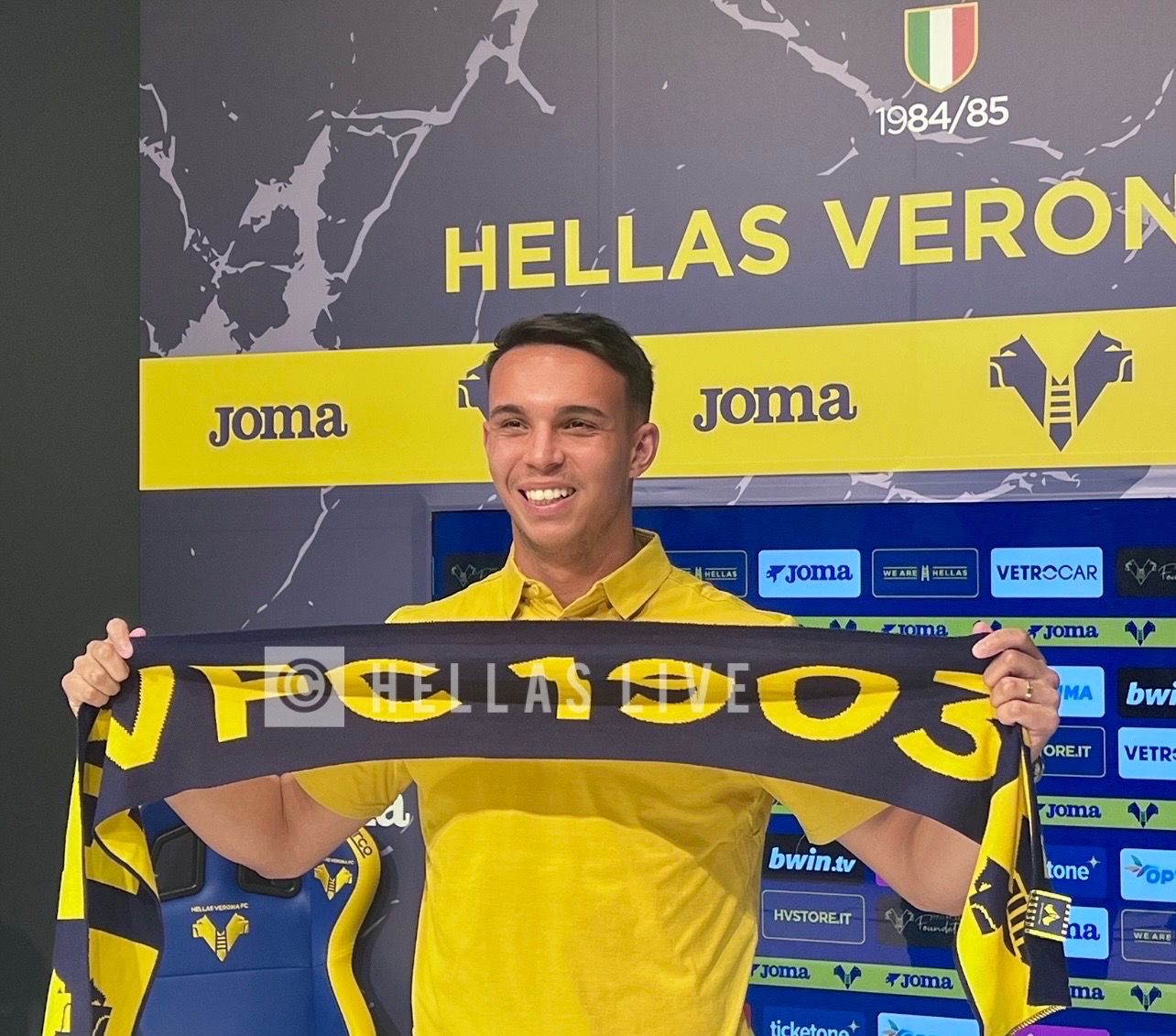 UFFICIALE. Hellas Verona, Giovane a titolo definitivo al Napoli