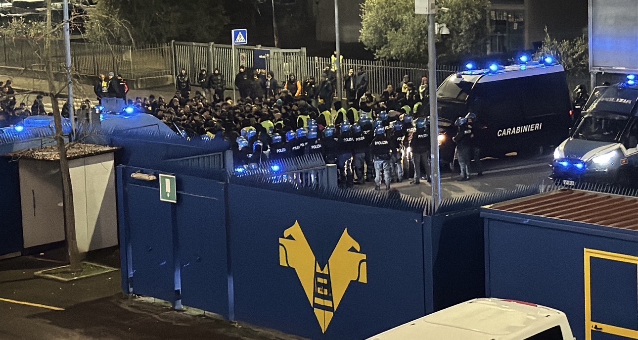 Hellas Verona, contestazione dopo l’ennesima sconfitta