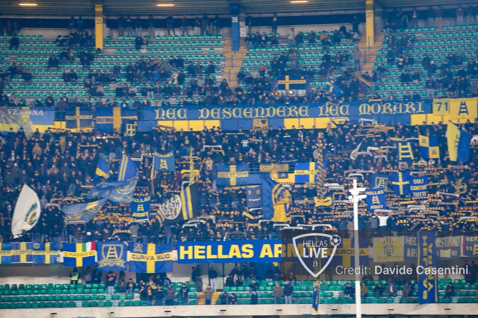 Giudice Sportivo. Hellas Verona, 2.000 euro di multa per lancio di un petardo nel recinto di giuoco