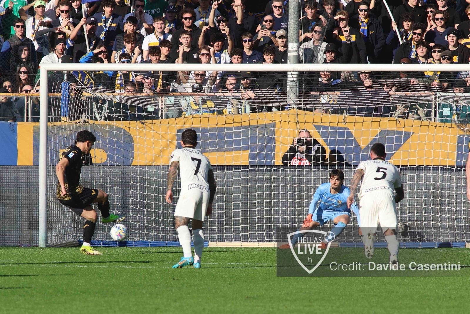 Parma-Hellas Verona 1-1, al 43’ rigore di Harroui