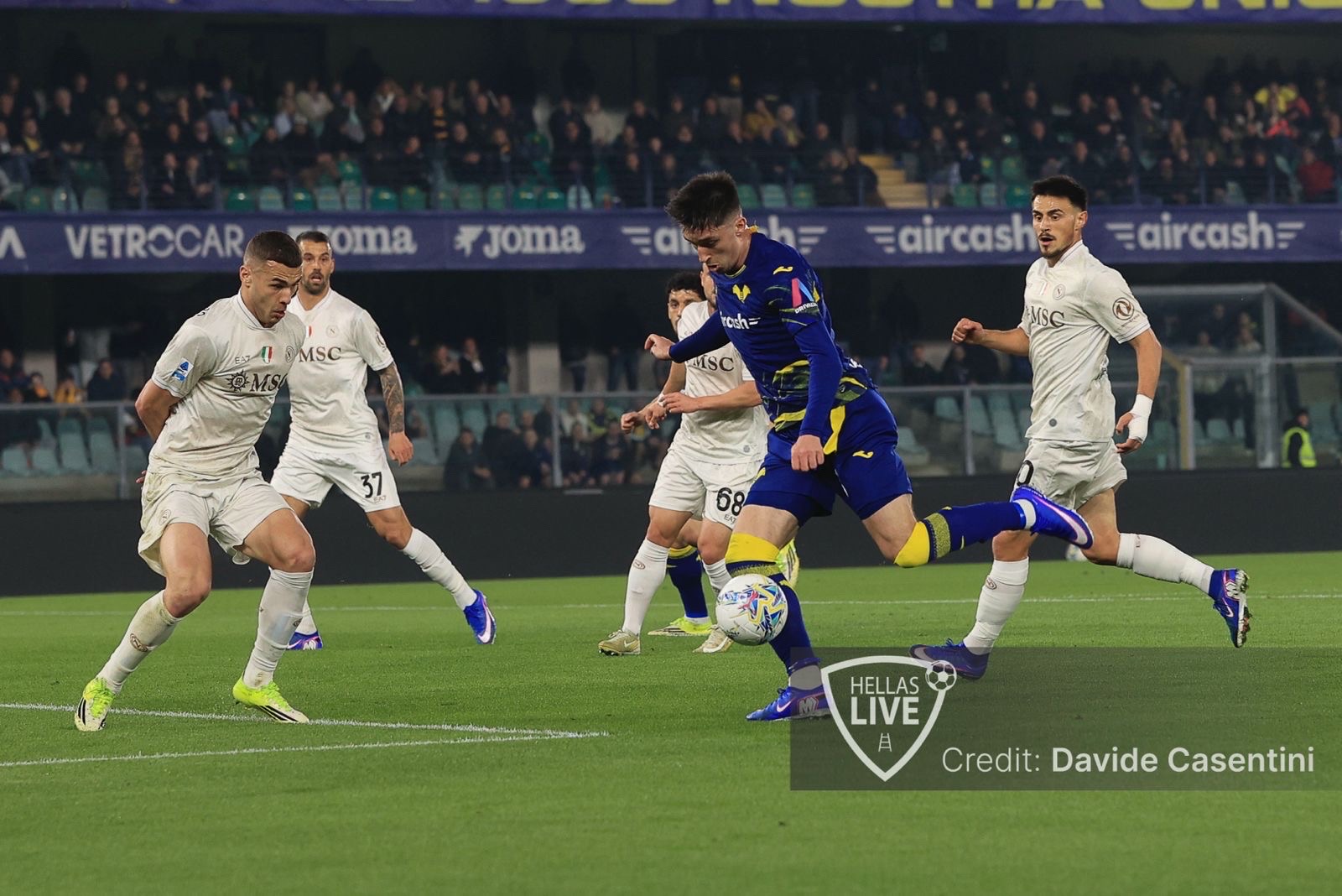 Pagelle gialloblù. Hellas Verona-Napoli 1-2