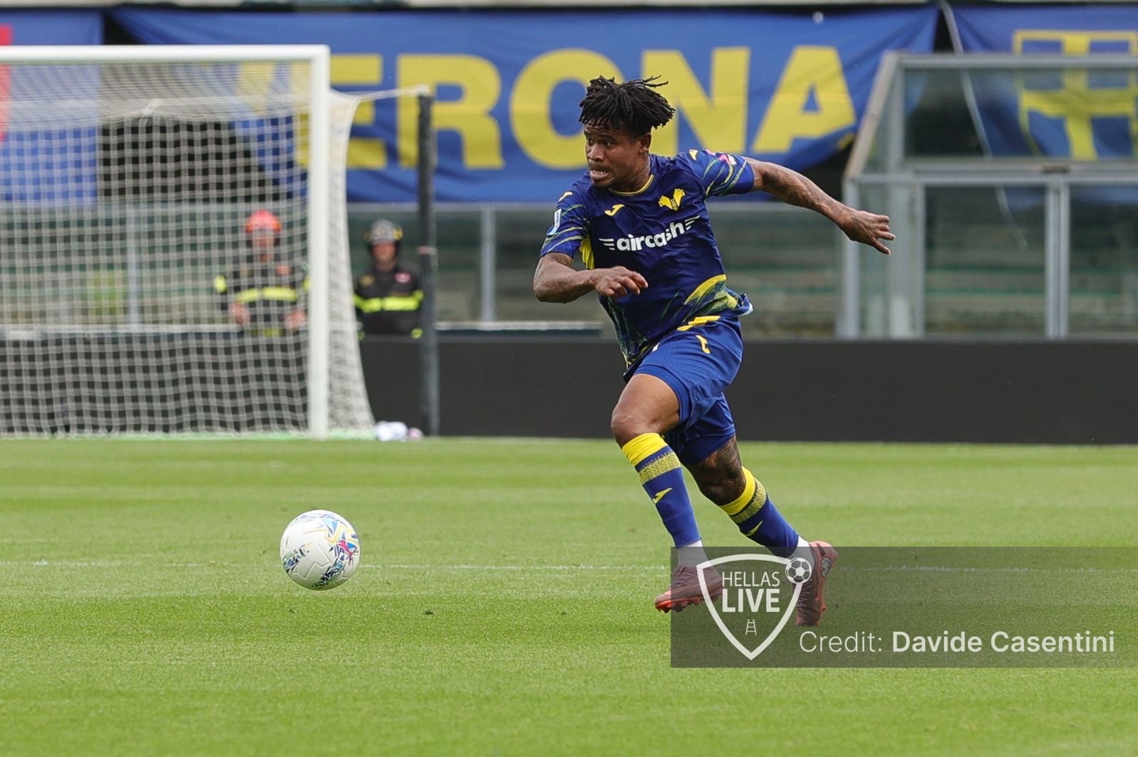 Litigio Orban-tifoso, il comunicato del club gialloblù. L’Hellas Verona condanna ogni comportamento violento