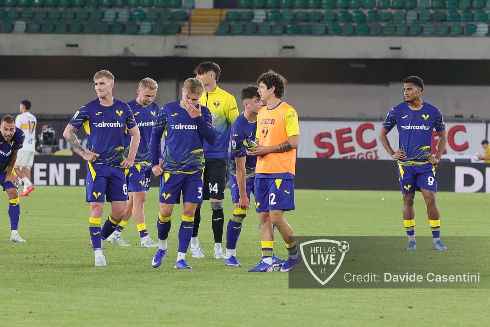 Pagelle gialloblù. Hellas Verona-Lecce 0-0