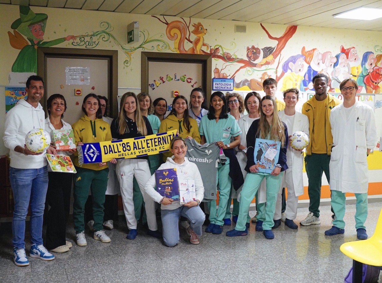 Associazione tra Terra e Cielo, Hellas Verona in visita nel reparto di Pediatria dell'Ospedale Sacro Cuore Don Calabria di Negrar