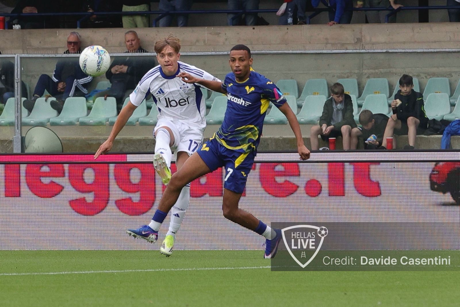 Pagelle gialloblù. Hellas Verona-Como 0-1