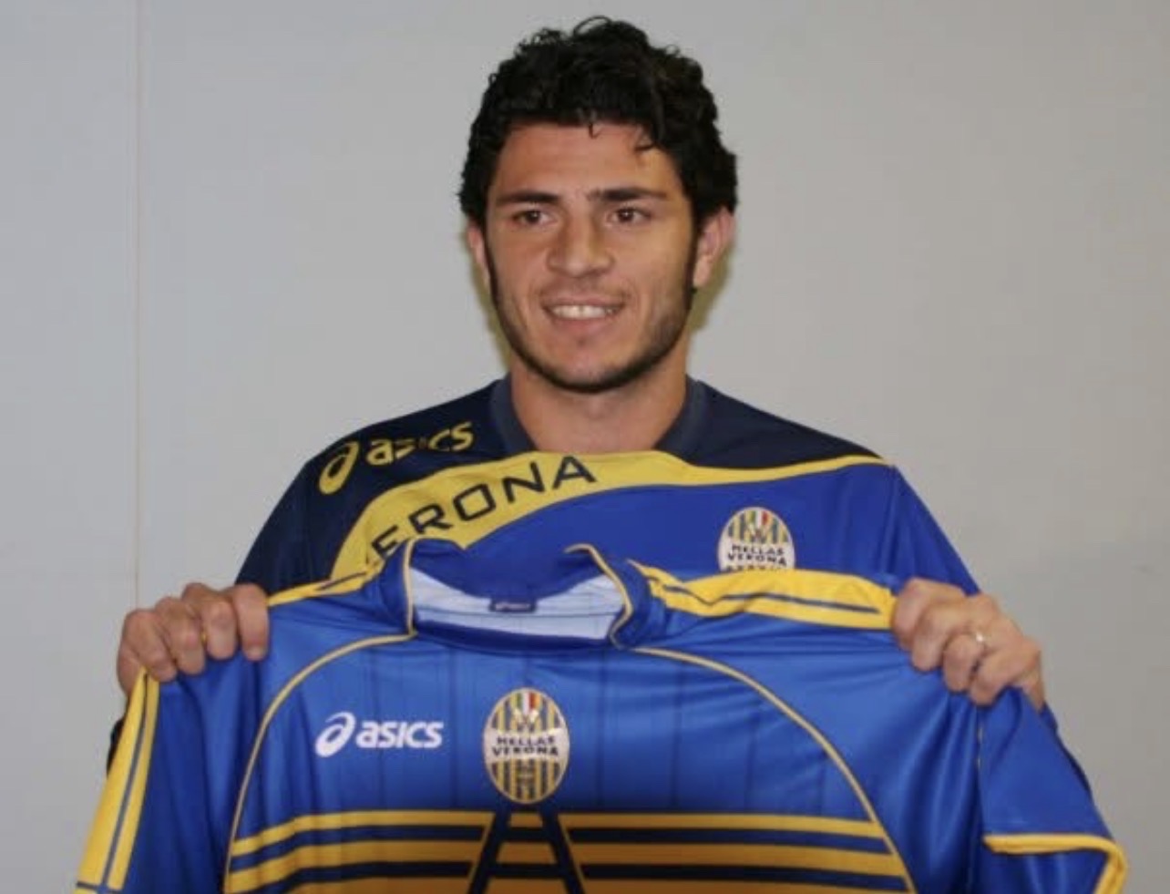 Di Bari: “Cerbone gran colpo del Verona. Mi ricorda Kvaratskhelia. Auguro all’Hellas di tornare in Serie A”