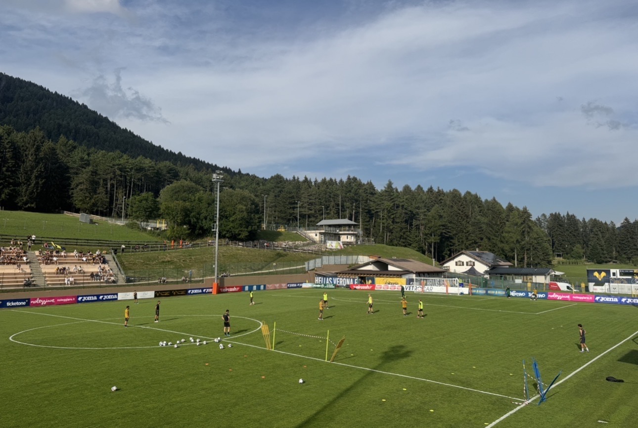 Folgaria 2026, Hellas Verona: lavoro tattico sulla difesa a quattro