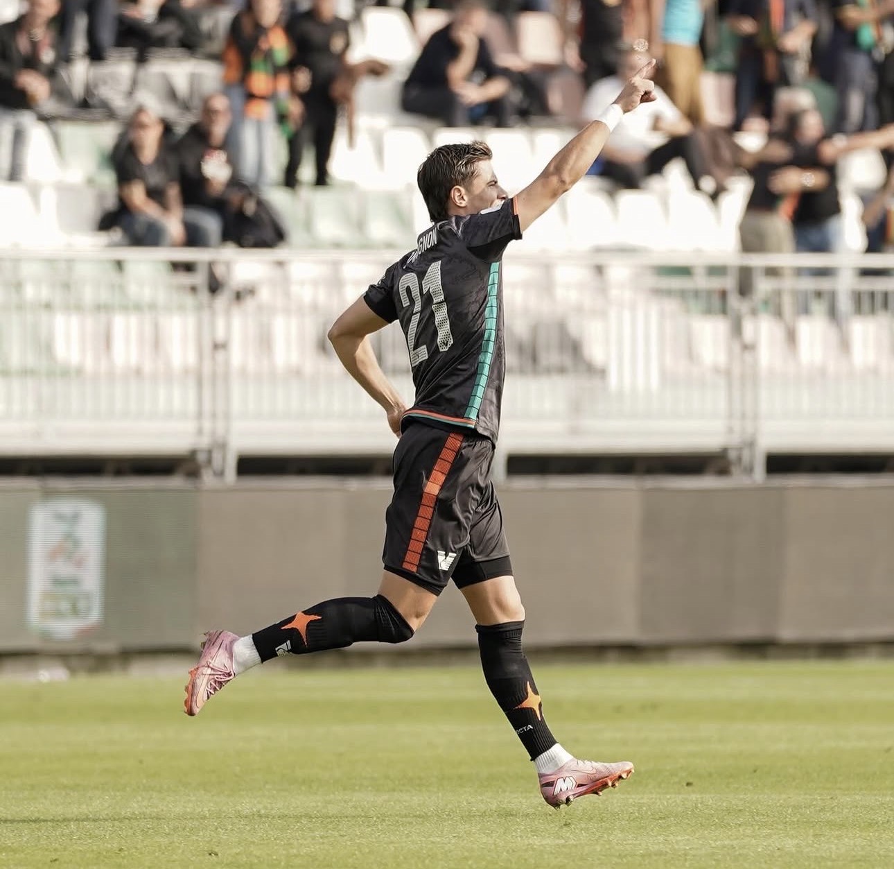 Hellas Verona, trattativa col Venezia per Compagnon