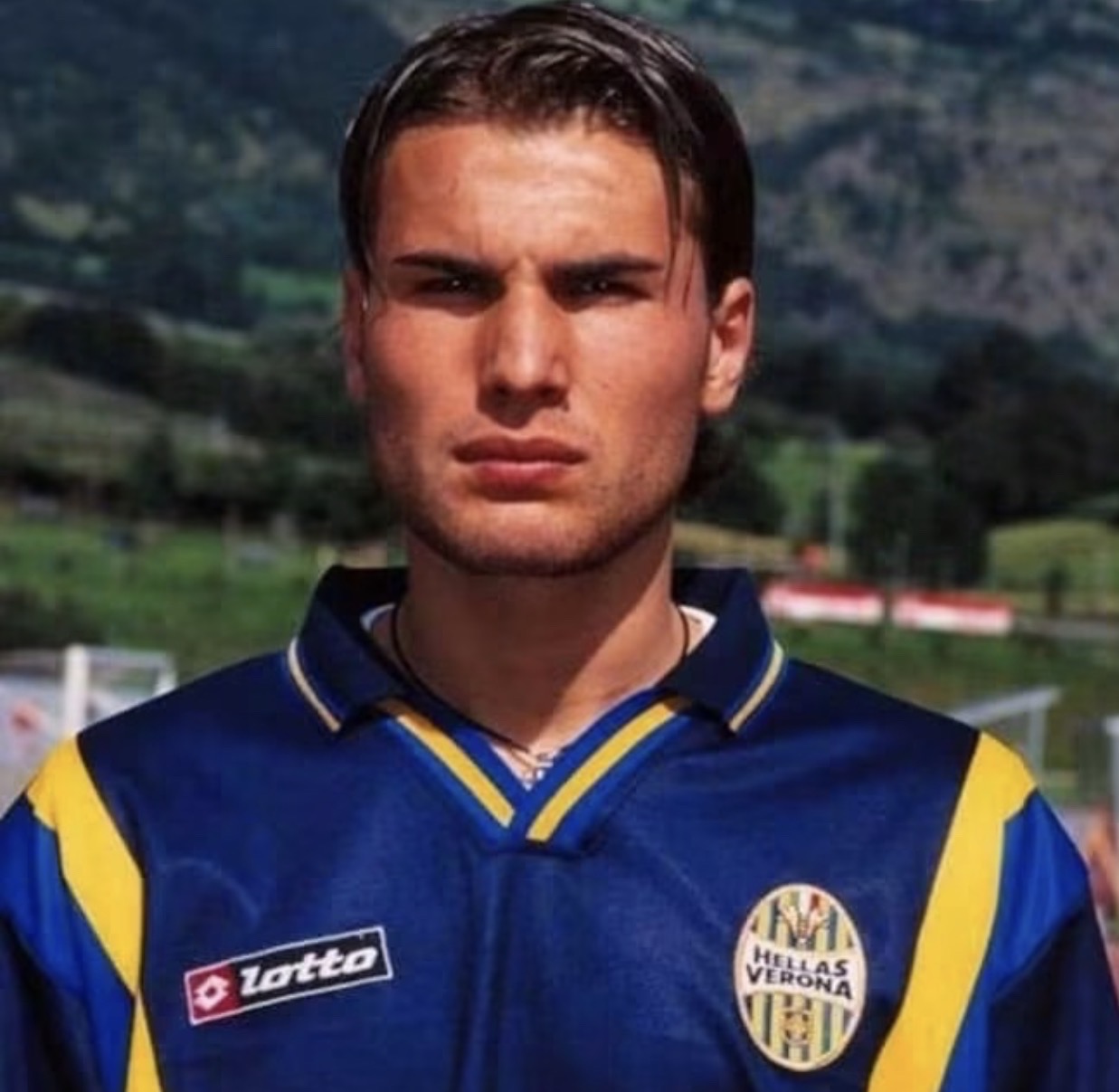 Lutto per Adrian Mutu. È venuto a mancare il padre
