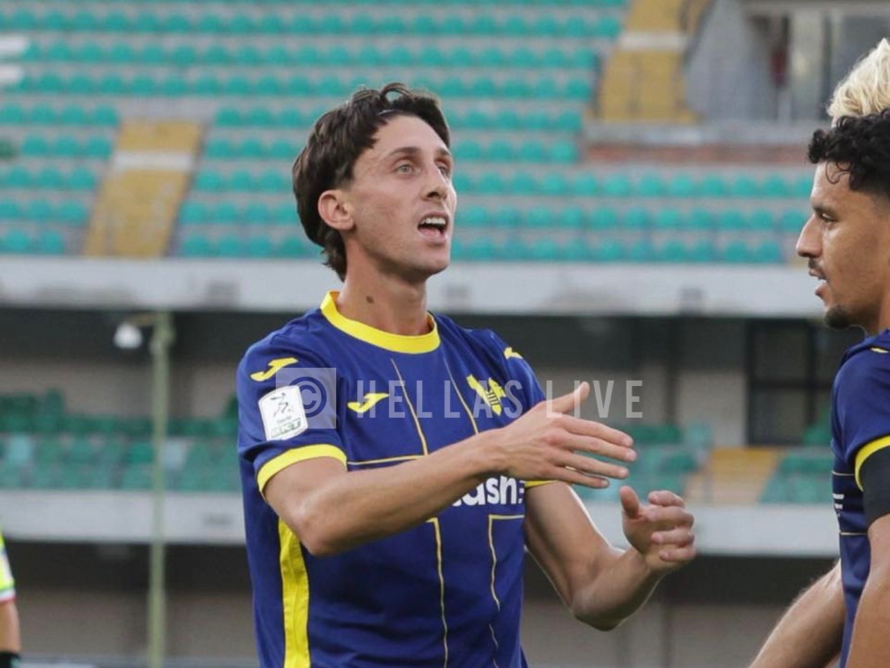 Coppa Italia. Cagliari-Hellas Verona 1-2, gol di Mulattieri a tre minuti dal 90’