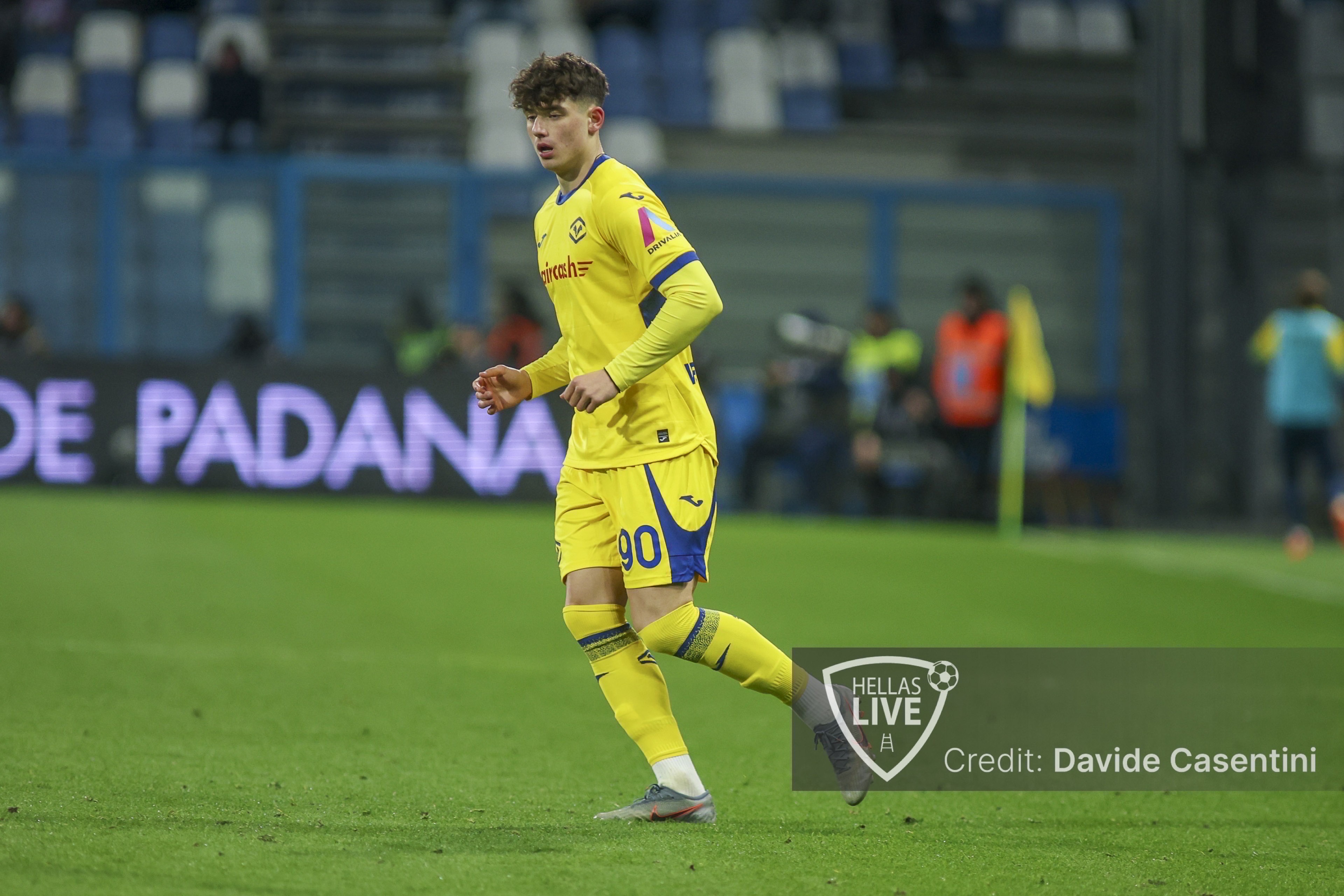 Hellas Verona, rinnovo per Vermesan. L’attaccante sarà girato in prestito al Widzew Lodz