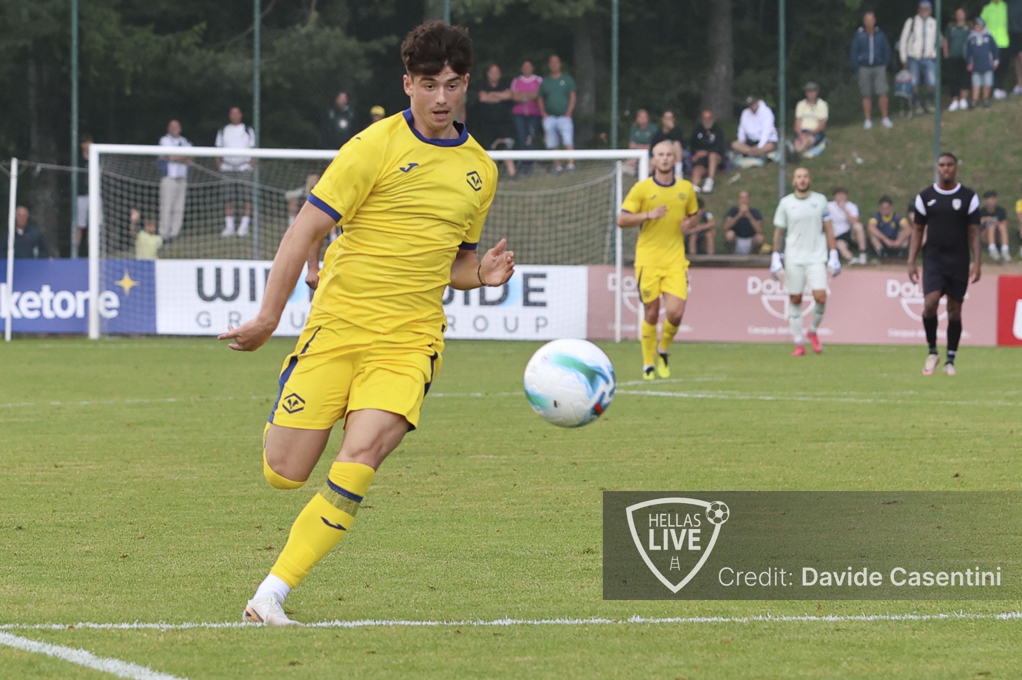 UFFICIALE. Hellas Verona, Vermesan rinnova sino al 2029 e si trasferisce in prestito con opzione al Klub Sportowy Widzew Lodz
