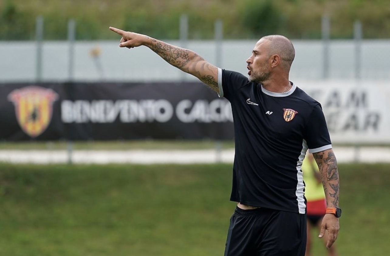Benevento, Floro Flores: “L’Hellas Verona è la Juve della B. Li affronteremo con umiltà, ma non paura”