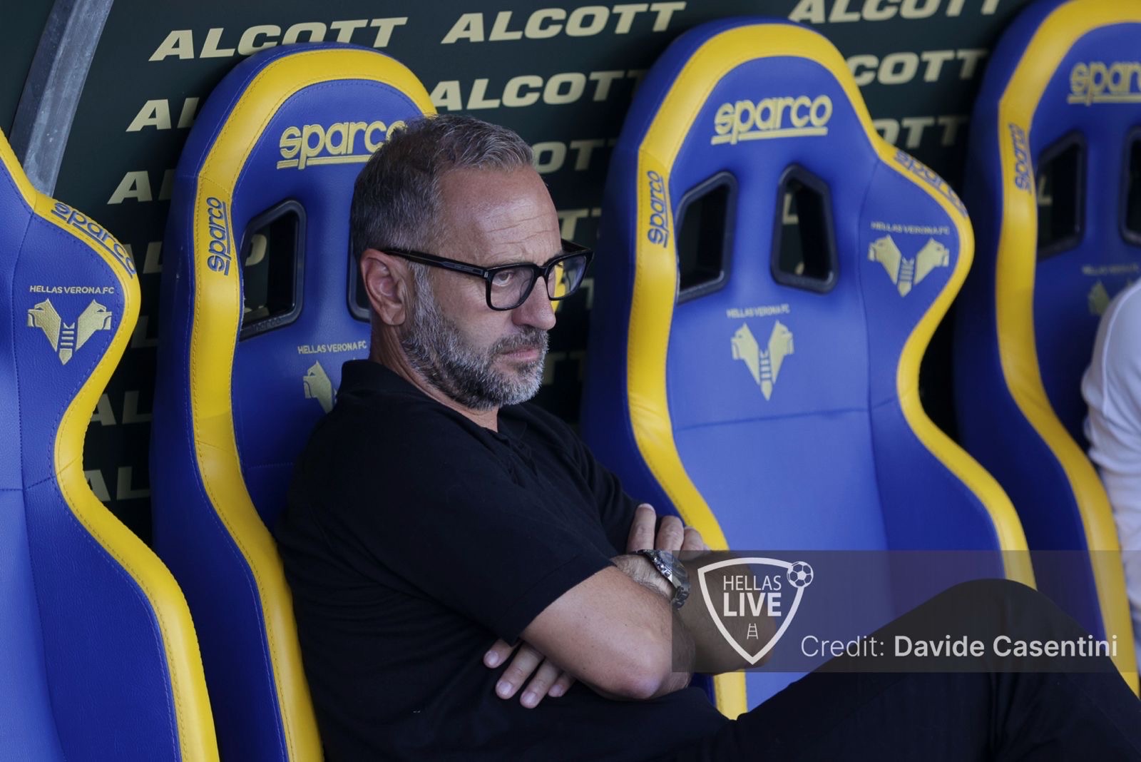 Vicenza, Gallo: “Per 70’ alla pari del Verona. Subito due gol ingenui: sono deluso”