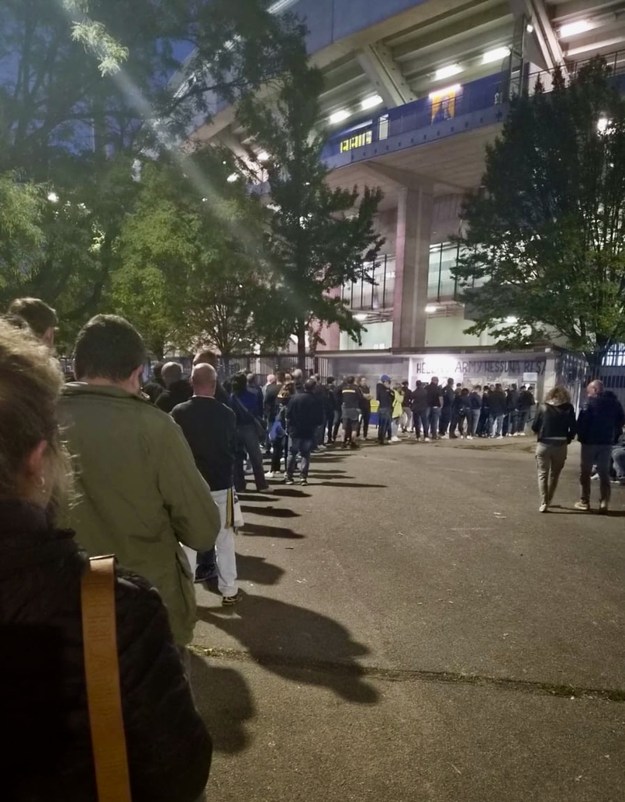 Stadio Bentegodi, code estenuanti al bigoncio per il rinnovo della tessera del tifoso