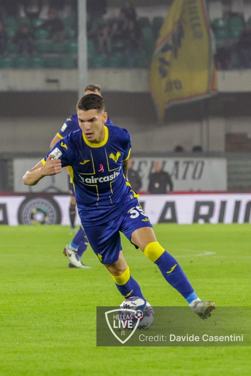 Hellas Verona: trauma distorsivo al ginocchio sinistro con interessamento del legamento collaterale mediale per Cerbone