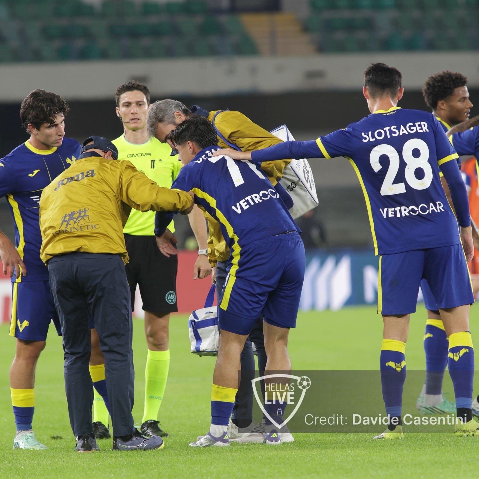 Hellas Verona, trauma distorsivo al ginocchio sinistro per De Battisti